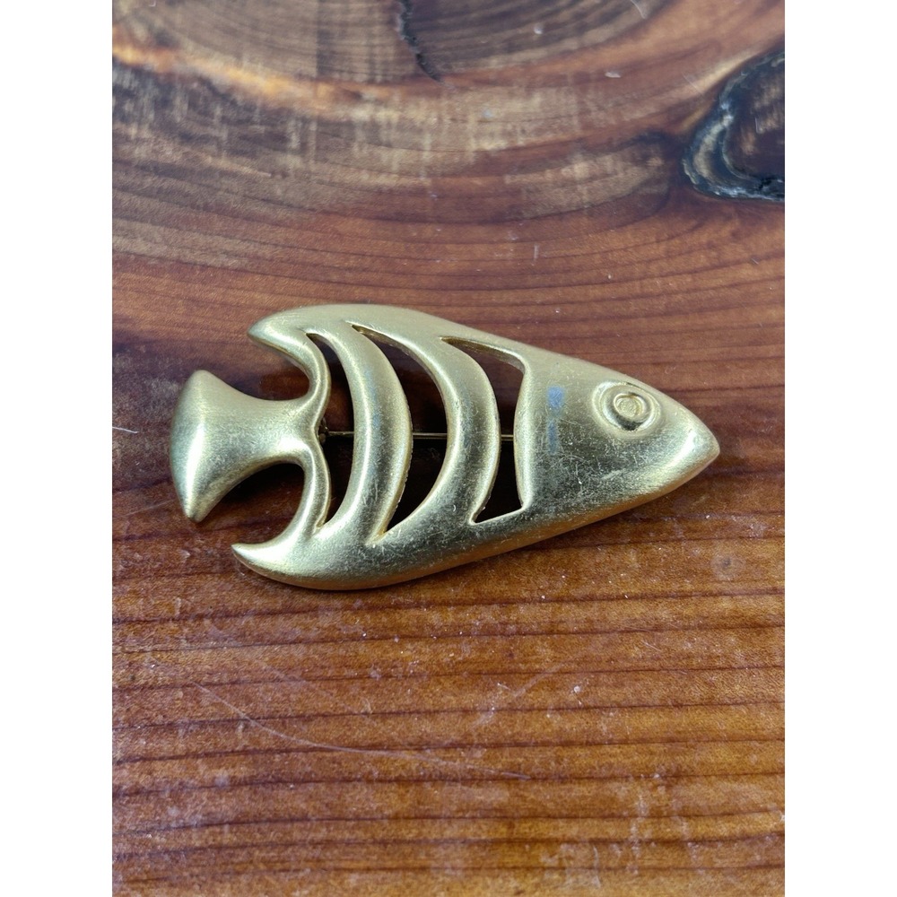 NOS Talbots Matte Gold tone Fish Goldfish Brooch Pin 5L 16